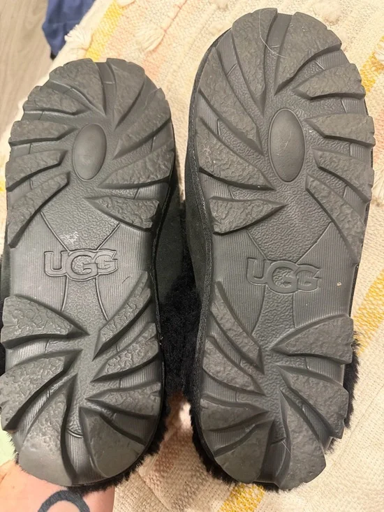 🖤 UGG Black Suede Slippers – Women’s Size 10 – Cozy Shearling - Picture 3 of 5